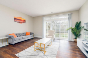 Stylish 1BR in at the Crossing